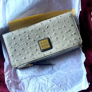 NWT Dooney & Bourke Wallet, clutch, grey, ostrich embossed